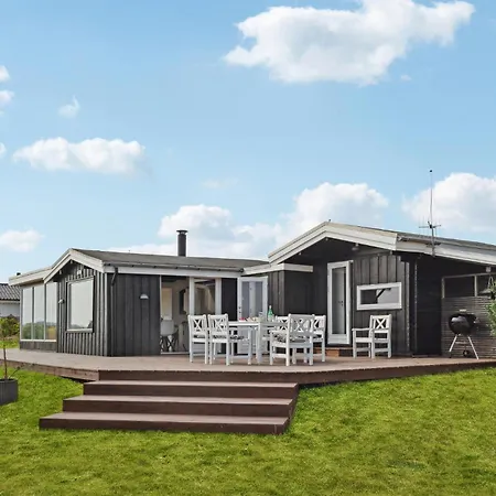 Beautiful In With Kitchen Holiday home